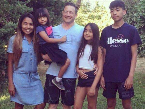 Terkuak! Pria Inggris Ini Bocorkan Alasan Pria Bule Cinta Mati Sama Cewek Indonesia Terkuak! Pria Inggris Ini Bocorkan Alasan Pria Bule Cinta Mati Sama Cewek Indonesia