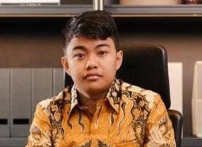 Intip Kekayaan Jhony Saputra, Anak Haji Isam yang Jadi Komut di Usia 21 Tahun Intip Kekayaan Jhony Saputra, Anak Haji Isam yang Jadi Komut di Usia 21 Tahun