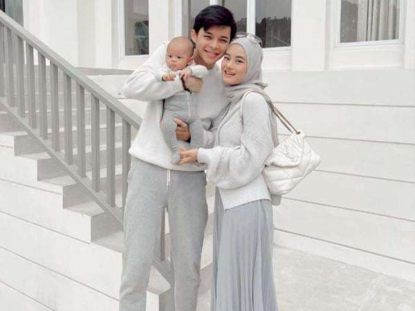 5 Outfit Serasi Dinda Hauw dan Rey Mbayang, Potretnya Mesra Banget 5 Outfit Serasi Dinda Hauw dan Rey Mbayang, Potretnya Mesra Banget