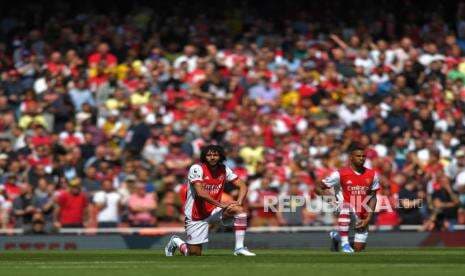 Koulibaly Mendekat ke Chelsea, Juventus Targetkan Bek Arsenal Koulibaly Mendekat ke Chelsea, Juventus Targetkan Bek Arsenal