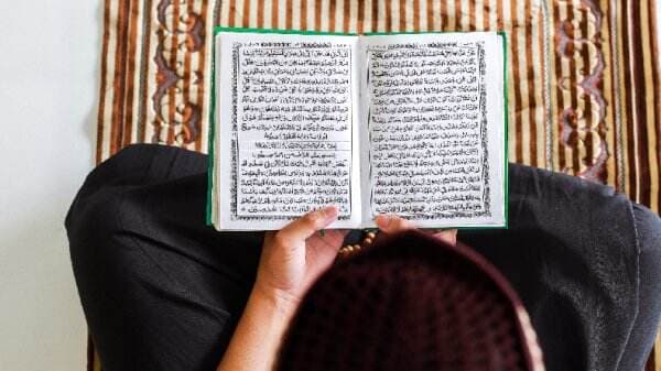 Contoh Idgham Mutajanisain Naqis dalam Al Quran, Begini Penjelasannya