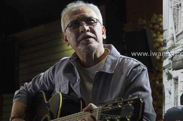 Lirik Lagu Ujung Aspal Pondok Gede dan Chord Gitar oleh Iwan Fals Lirik Lagu Ujung Aspal Pondok Gede dan Chord Gitar oleh Iwan Fals