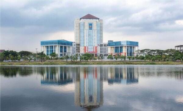 Danau Unesa Disulap Jadi Objek Wisata, Cantik Bergaya Perahu Air Kalimas Danau Unesa Disulap Jadi Objek Wisata, Cantik Bergaya Perahu Air Kalimas