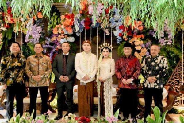 Reuni Tak Terduga Tokoh Nasional Penuhi Undangan Anggota DPRD Jabar Waras Wasisto Reuni Tak Terduga Tokoh Nasional Penuhi Undangan Anggota DPRD Jabar Waras Wasisto