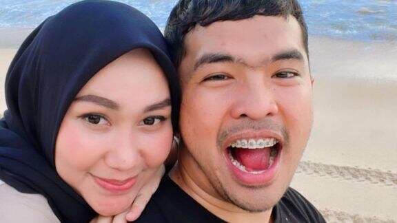 Menang Kasus Sengketa Merek Kosmetik, Istri Putra Siregar Bongkar Bukti Pihak MS Glow Sempat Minta Uang Damai Rp60 Miliar! Menang Kasus Sengketa Merek Kosmetik, Istri Putra Siregar Bongkar Bukti Pihak MS Glow Sempat Minta Uang Damai Rp60 Miliar!