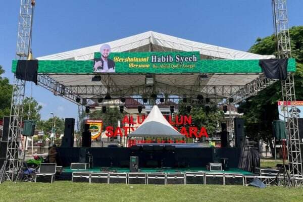 Jangan Lupa, Nanti Malam Sukoharjo Bersholawat Bersama Habib Syech di Alun-alun