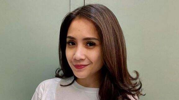 Selain Ikat Rambut, Gaya Kasual Nagita Slavina Hadiri Ultah Anak Tasya Farasya Jadi Sorotan, Harga Celana Jeans Bikin Pusing! Selain Ikat Rambut, Gaya Kasual Nagita Slavina Hadiri Ultah Anak Tasya Farasya Jadi Sorotan, Harga Celana Jeans Bikin Pusing!