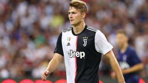 Resmi! De Ligt Tinggalkan Juventus dan Bergabung Bayern Munchen Resmi! De Ligt Tinggalkan Juventus dan Bergabung Bayern Munchen