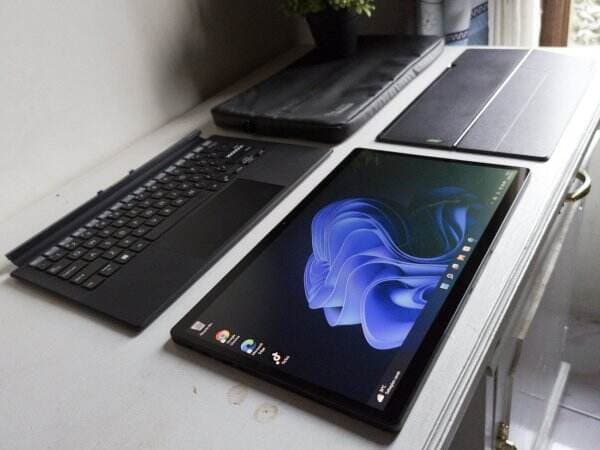 Review ASUS Vivobook 13 Slate OLED (T3300), Laptop + Tablet Windows 11 Terjangkau