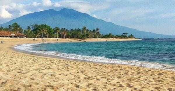 Pesona Pantai Alau-Alau di Lampung Selatan, Eksotis dengan View Gunung Rajabasa Pesona Pantai Alau-Alau di Lampung Selatan, Eksotis dengan View Gunung Rajabasa