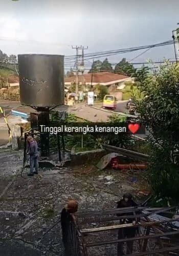 Puluhan Tahun Berdiri, Kini Tugu Botol Kecap di Puncak Dibongkar