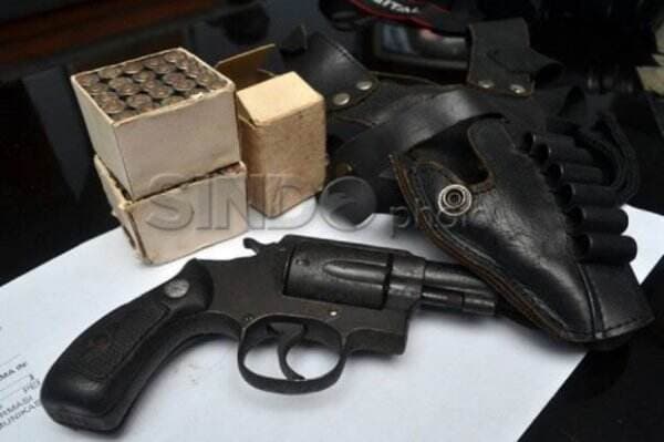 Catat! Ini Perbedaan Pistol Polisi dan TNI