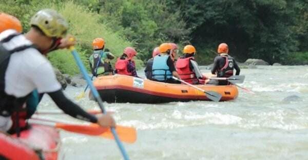 Wisata Sungai Way Besai, Asyik Bermain Arung Jeram di Antara Hutan dan Sawah