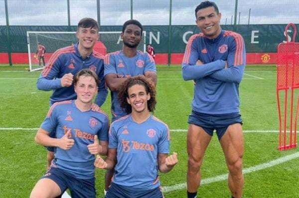 Plong! Ronaldo Kembali Latihan di Manchester United: Minggu, sang Raja Bermain! Plong! Ronaldo Kembali Latihan di Manchester United: Minggu, sang Raja Bermain!