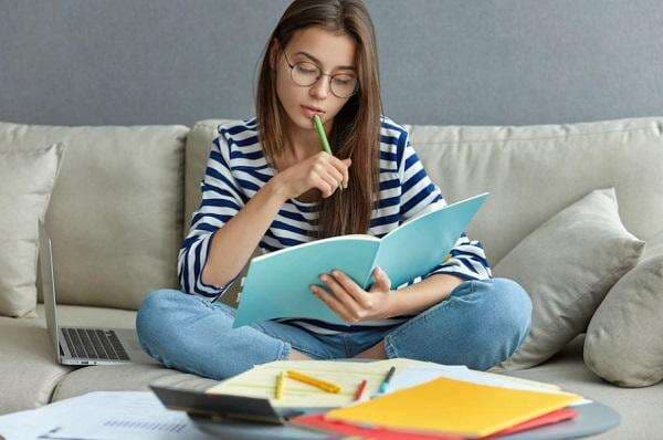 Kalimat Utama: Pengertian, Ciri-Ciri, Perbedaan dan Contohnya Lengkap Kalimat Utama: Pengertian, Ciri-Ciri, Perbedaan dan Contohnya Lengkap