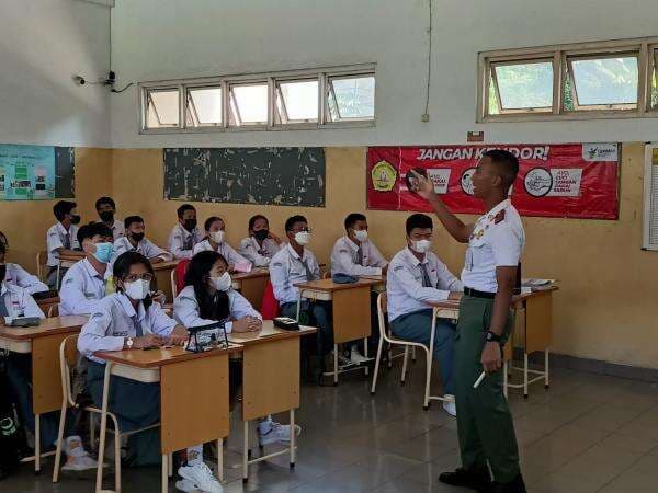 Unhan Sosialisasi Ilmu Eksak dan Bela Negara di SMA Mardi Waluya Cibinong