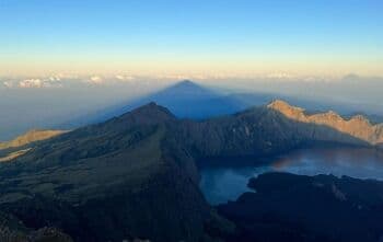 Daftar Gunung Tertinggi di Indonesia, Rekomendasi Destinasi Pendakian saat HUT Kemerdekaan RI