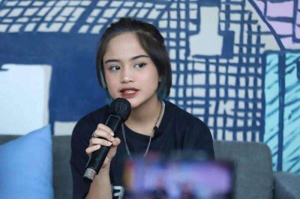 Potret Rumah Mewah Jeje Slebew, Kerap Masuk Konten Instagram Potret Rumah Mewah Jeje Slebew, Kerap Masuk Konten Instagram