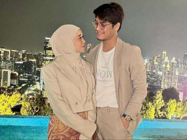 Baju Lesti Simpel tapi Menawan Ultah ke-23, Kalem Dipeluk Billar walau Dapat Mobil Bekas Baju Lesti Simpel tapi Menawan Ultah ke-23, Kalem Dipeluk Billar walau Dapat Mobil Bekas