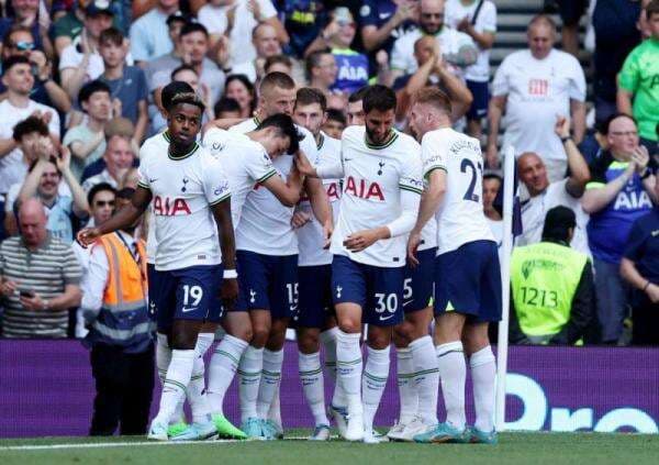 Pengertian Formasi 3-4-3 dan Cara Melakukannya Pengertian Formasi 3-4-3 dan Cara Melakukannya