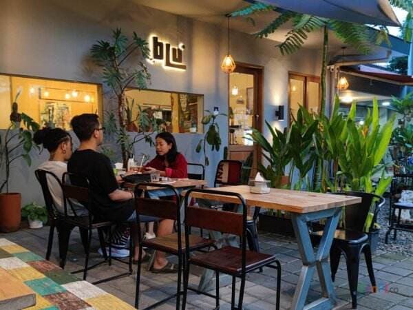 BLU Coffee and Kitchen, Tempat Nongkrong Seru Sambil Main Games