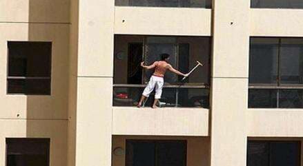 Ini Gaji Pembersih Kaca Gedung yang Bikin Anda Geleng-geleng Ini Gaji Pembersih Kaca Gedung yang Bikin Anda Geleng-geleng