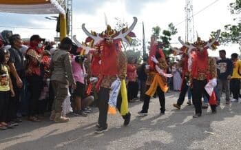 Mengenal Tarian Babukung, Ritual Adat Kematian Suku Dayak Tomun