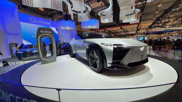 Melihat Detil Lexus LF-Z yang Melantai di GIIAS 2022 Melihat Detil Lexus LF-Z yang Melantai di GIIAS 2022