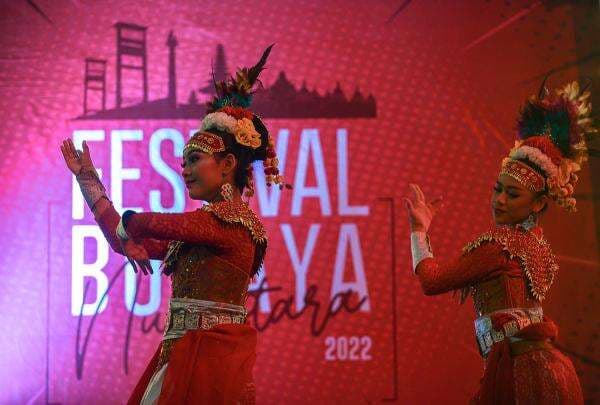 Penampilan Peserta Lomba Tari Kreasi Festival Budaya Nusantara