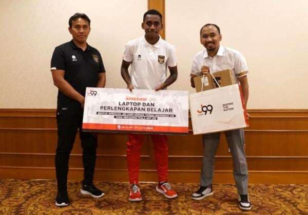 Jadi Juara Piala AFF U-16, Pemain Garuda Muda Dapat 28 Laptop dari JCorp Jadi Juara Piala AFF U-16, Pemain Garuda Muda Dapat 28 Laptop dari JCorp
