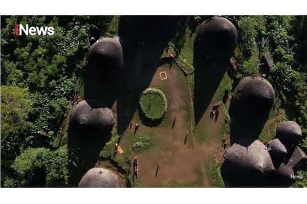 Eksotisme Rumah Adat Baruniang, Wae Rebo, NTT Tawarkan Pengalaman Menakjubkan bagi Wisatawan Eksotisme Rumah Adat Baruniang, Wae Rebo, NTT Tawarkan Pengalaman Menakjubkan bagi Wisatawan