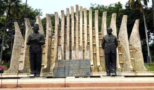 10 Destinasi Wisata Sejarah di Jakarta yang Cocok Dikunjungi saat HUT ke-77 RI, Tugu Proklamasi Jangan sampai Terlewat 10 Destinasi Wisata Sejarah di Jakarta yang Cocok Dikunjungi saat HUT ke-77 RI, Tugu Proklamasi Jangan sampai Terlewat