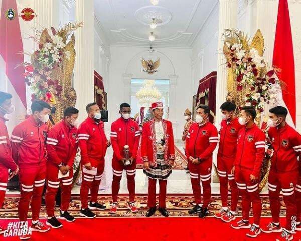 Jokowi Sambut Timnas Indonesia U-16 di Istana Merdeka: Juara Piala AFF Kado Istimewa HUT RI Jokowi Sambut Timnas Indonesia U-16 di Istana Merdeka: Juara Piala AFF Kado Istimewa HUT RI