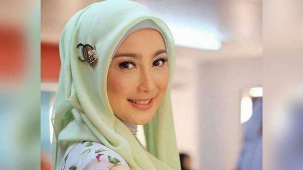 7 Artis-Artis 90an Berhijab Cantik, Ada yang Menekuni Dunia Politik hingga Vakum dari Hiburan