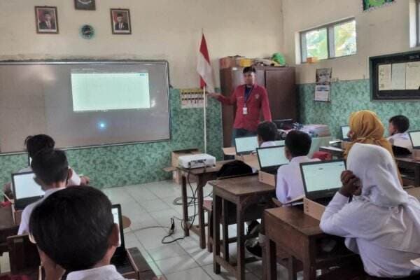 KKN Tematik MBKM Mahasiswa Unisri Solo, Gelar Pengenalan Media Pembelajaran Powerpoint