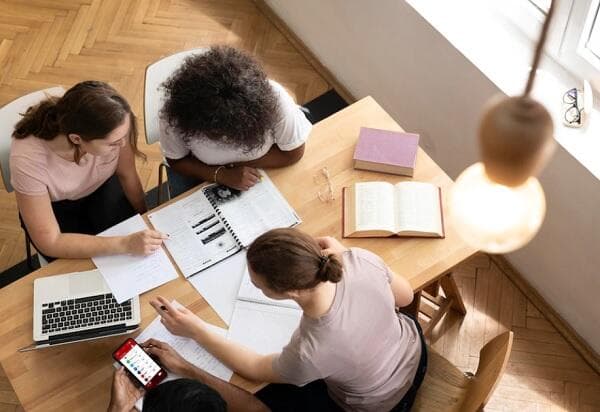 10 Contoh Kalimat Efektif dan Tidak Efektif Beserta Pengertian dan Ciri-cirinya Lengkap 10 Contoh Kalimat Efektif dan Tidak Efektif Beserta Pengertian dan Ciri-cirinya Lengkap