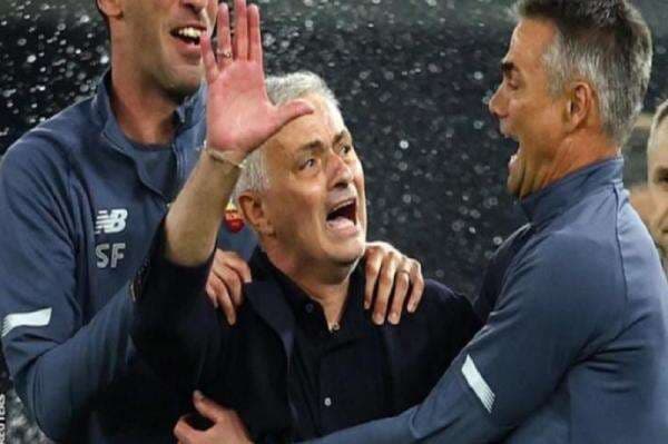 Samuel Eto’o Sebut Jose Mourinho sebagai Pelatih Terbaik Dunia, Ini Alasannya Samuel Eto’o Sebut Jose Mourinho sebagai Pelatih Terbaik Dunia, Ini Alasannya