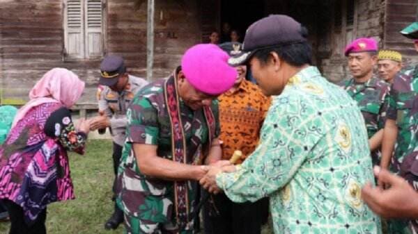 Melihat Dusun Aruk, Tempat Bersejarah Perjuangan KKO AL 1970-1975 Melihat Dusun Aruk, Tempat Bersejarah Perjuangan KKO AL 1970-1975