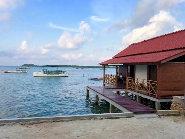 5 Rekomendasi Hotel di Karimunjawa, Dekat Pantai dan Pemandangan Laut