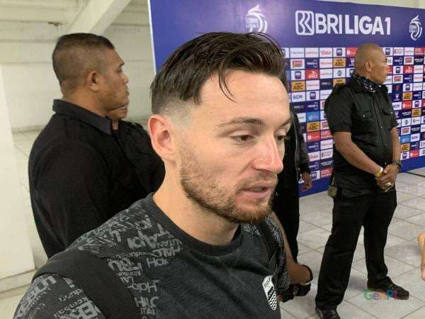 Persib Bandung Kembali Kalah di Kandang, Marc Klok Buka Suara Persib Bandung Kembali Kalah di Kandang, Marc Klok Buka Suara
