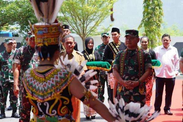 Ke IKN Nusantara, Jenderal Dudung Terima Gelar Adat, Total Sudah 10 Ke IKN Nusantara, Jenderal Dudung Terima Gelar Adat, Total Sudah 10