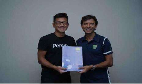 Empat Alasan Kenapa Tak Perlu Beri Ekspektasi Lebih pada Luis Milla Empat Alasan Kenapa Tak Perlu Beri Ekspektasi Lebih pada Luis Milla