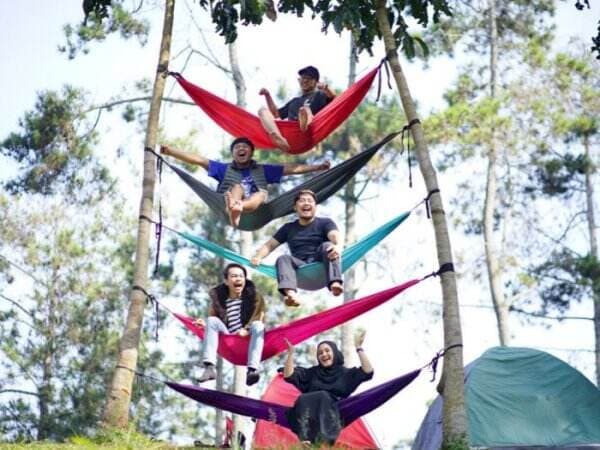 Hayu Ah Urang Piknik ka Gunung Manglayang, Bisa Camping di Tengah Hutan Bayarnya Murah!