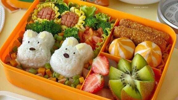 Penuhi 4 Sehat 5 Sempurna, Simak Resep Nasi Bento Simpel untuk Bekal Si Kecil