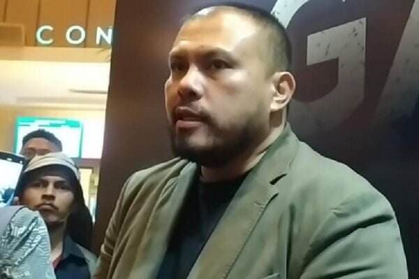 Teka-teki Kemunculan Batara dan Darminah di Akhir Film Pengabdi Setan 2: Communion, Begini Penjelasan Joko Anwar Teka-teki Kemunculan Batara dan Darminah di Akhir Film Pengabdi Setan 2: Communion, Begini Penjelasan Joko Anwar