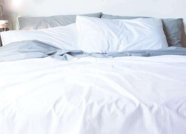 Yuk Simak 6 Tips Mencuci dan Menyimpan Seprei Putih Agar Tak Cepat Menguning Yuk Simak 6 Tips Mencuci dan Menyimpan Seprei Putih Agar Tak Cepat Menguning