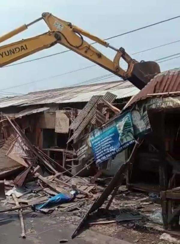Lapak Pedang Pasar Cimol Cikande Ditertibkan, Camat : Sudah Sesuai SOP Lapak Pedang Pasar Cimol Cikande Ditertibkan, Camat : Sudah Sesuai SOP