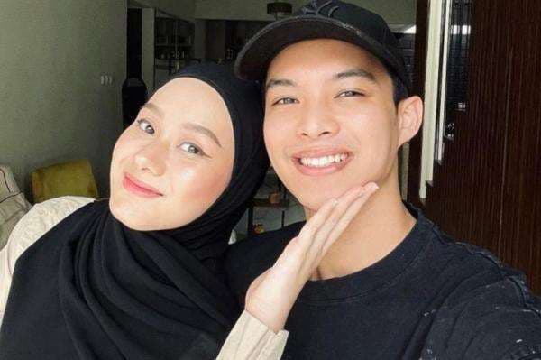 Rey Mbayang Umrah dengan Istri dan Anak: Ibadah Ternikmat Masya Allah Rey Mbayang Umrah dengan Istri dan Anak: Ibadah Ternikmat Masya Allah