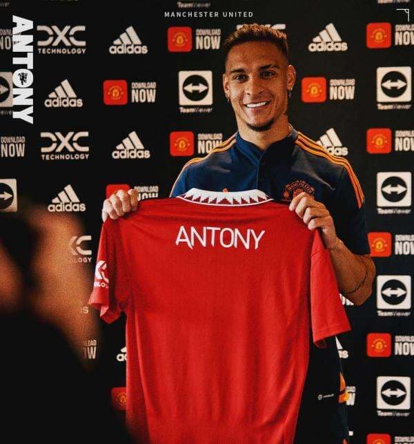 Tiba di Old Trafford, Antony Tak Sabar Jalani Debut Bersama MU Tiba di Old Trafford, Antony Tak Sabar Jalani Debut Bersama MU