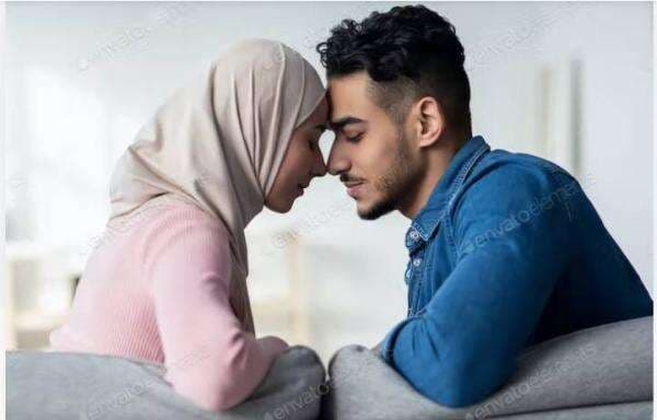 3 Makna Istri Mencium Tangan Suami Menurut Islam 3 Makna Istri Mencium Tangan Suami Menurut Islam